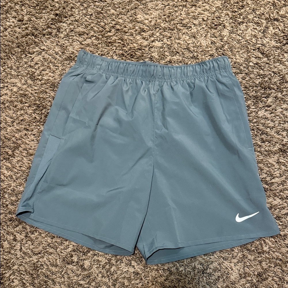Nike grey running / athletic shorts w/liner